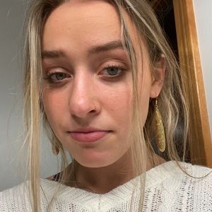 Meet your Posher, Leah